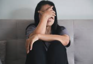 NeglectedNo's tweet photo. Where can caregivers experiencing burnout find help? Q+A w/ @stephaniemuskat, @james_janeiro https://t.co/8ojFYV8PFQ via @CBCOntarioToday @CdnCaregiving https://t.co/EoGu4D4Y5S
