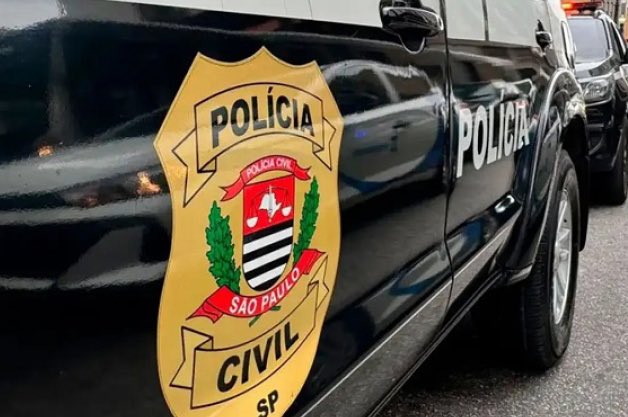 BlogCarlosMagno's tweet photo. Operação da Polícia Civil de São Paulo investiga ONG da produtora do filme sobre a vida de Bolsonaro: https://t.co/uEmPCKxUzq https://t.co/rkE2dQprPV