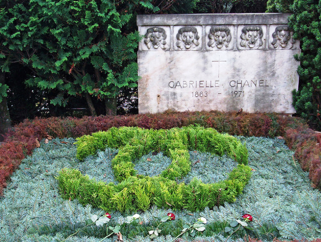 ClearedImprove's tweet photo. Coco Chanel died in 1971 in her luxury suite at the Ritz Hotel in Paris, the same place she had once lived with her SS lover during the occupation.

Her name still shines in fashion. But history knows she was both a genius and a traitor. https://t.co/Tw6VyVGTXa