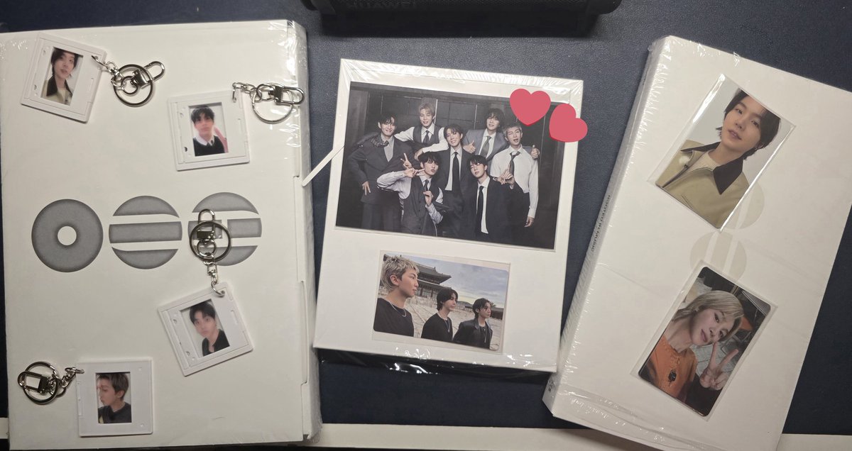 _calicocat13's tweet photo. thank you @k_cosmos13 for my arirang albums 🫶🏻 https://t.co/V2u5DmCR7s