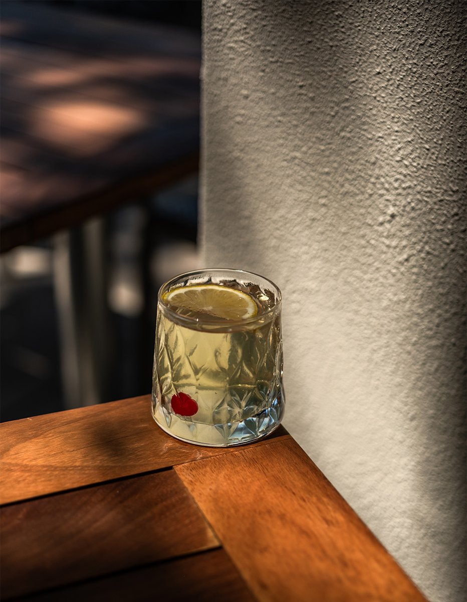 SideStarBeach's tweet photo. Sometimes the most beautiful memories are hidden in a cool, refreshing drink savored in a quiet corner. Leave the day’s fatigue behind with our cocktails, where elegance and craftsmanship come to life in every detail. Here, time flows purely for your enjoyment. https://t.co/eXSqF2BSh0