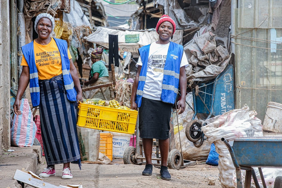 Irish_Aid's tweet photo. It’s one of the great contradictions of our time: millions of people around the world go hungry while enormous amounts of food is thrown out.  

Irish Aid and @FoodCloud have teamed-up to turn food waste into meals for vunerable families in Kenya. 

➡️https://t.co/OfAUE5GOq6 https://t.co/pwYXa1d5vg