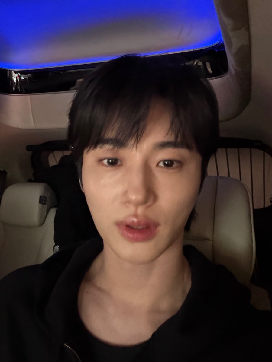 woohyepics_'s tweet photo. 260604 #ByeonWooseok weverse update 💙💙 (2) https://t.co/r6fCC7u7BD