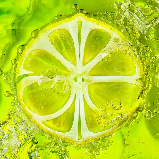 kchartsmaster's tweet photo. “LEMONADE” by aespa reaches a new peak of #2 (+1) on the Spotify South Korea chart (105,204 streams). https://t.co/xkoPqFWpEM