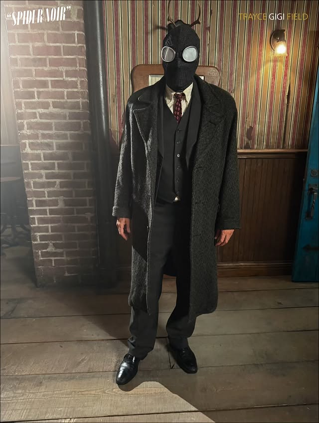 marvel_updat3s's tweet photo. Nicolas Cage on the set of ‘SPIDER-NOIR’

(Via: traycegigifield | IG) https://t.co/kcEdPwQ1Dv