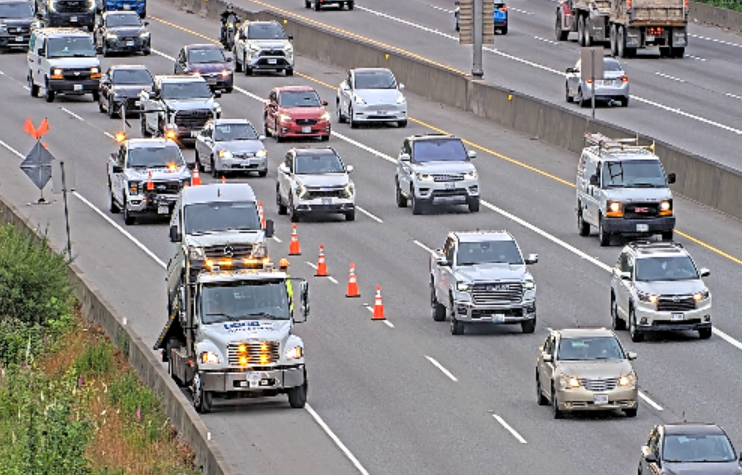 DriveBC's tweet photo. ⚠️UPDATE - #BCHwy1 westbound vehicle stall west of Gaglardi blocking the right lane. Tow on scene. Expect delays. #Burnaby https://t.co/xTbD5HhycC