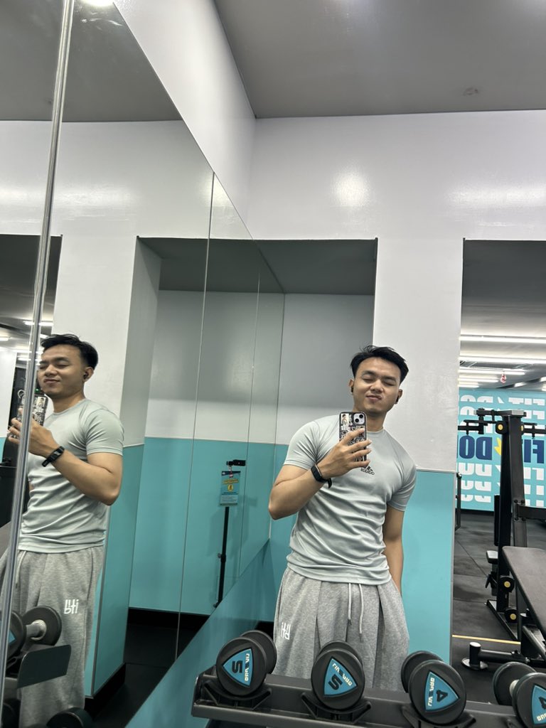 chococuddle's tweet photo. Setelah 7 hari lama nya tidak gym 🗿 https://t.co/jGarCYByBr