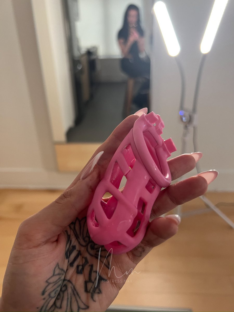 Mistressxam's tweet photo. Kicked him in the balls so hard I broke his chastity https://t.co/nN0gYHorAP
