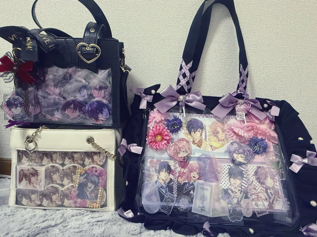 Sirua_otm_'s tweet photo. オトパ全通します🫶
このポストにリプ＞いいねしてくれたら会えるものと思ってお菓子押しつけに行きます👊♡←

画像は流れ防止がてら去年の痛バたち☺️☺️ https://t.co/UVzlQaxPah