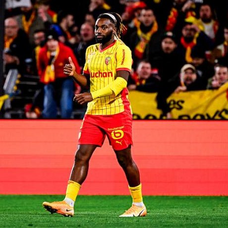 GoalsXtra's tweet photo. 🚨🇫🇷 𝐁𝐑𝐄𝐀𝐊𝐈𝐍𝐆: RC Lens announced that Allan Saint-Maximin has left the team https://t.co/hIA3bSYO0C