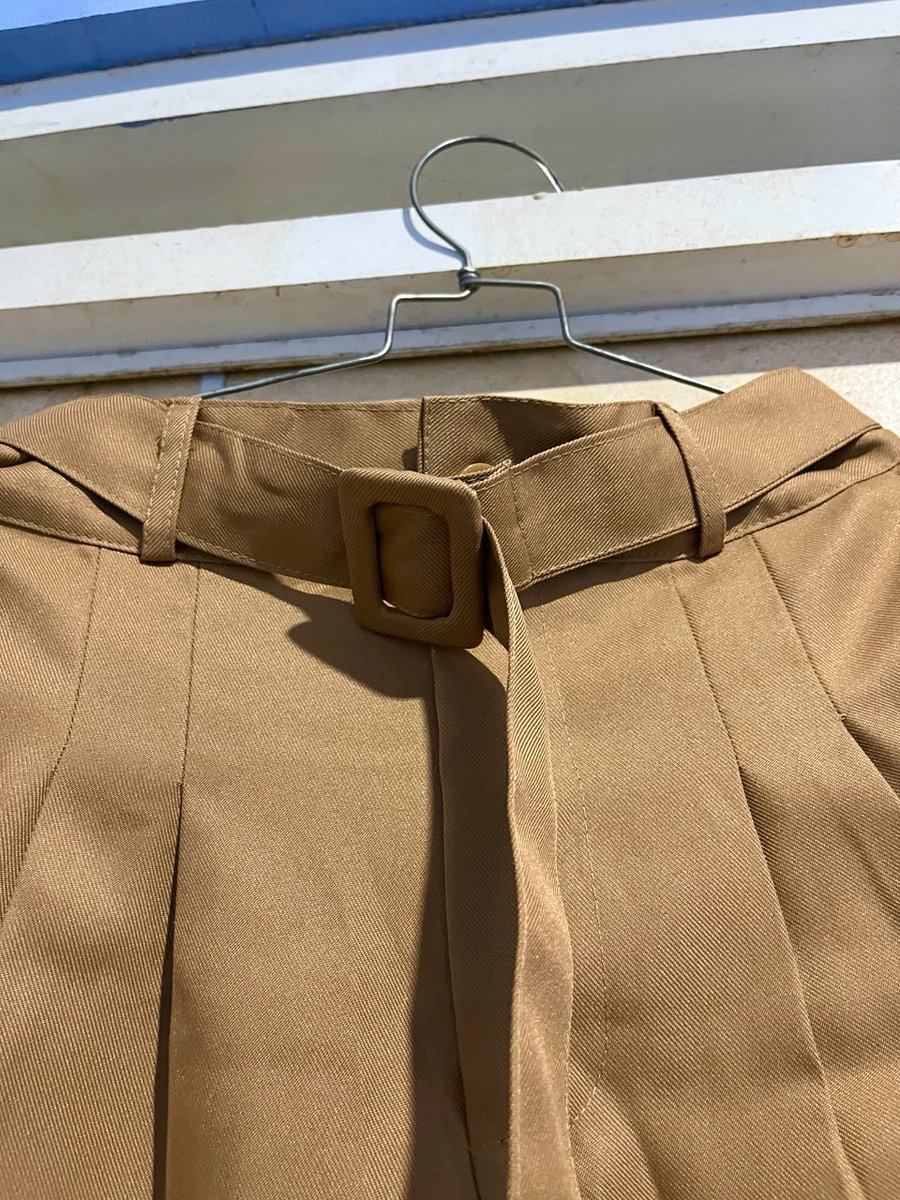 cerisrh's tweet photo. @97sdaily kiri masih baru masi ada tag nya jual under, kanan still like new no minus no defectt mantepppp dah pokoknya https://t.co/KiBZBXCcoJ