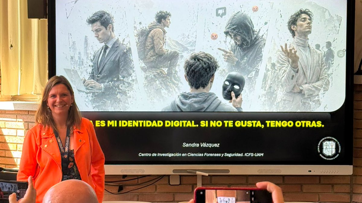 sandra_vazquezb's tweet photo. Gracias @C1b3rWall por darme la oportunidad de reflexionar sobre identidad, algoritmos, validación y todas esas versiones de nosotros mismos que habitan Internet.

Y gracias a los que me acompañasteis por escuchar, debatir y cuestionar 💙💙

#C1b3rWall2026 https://t.co/koKaFloPlL