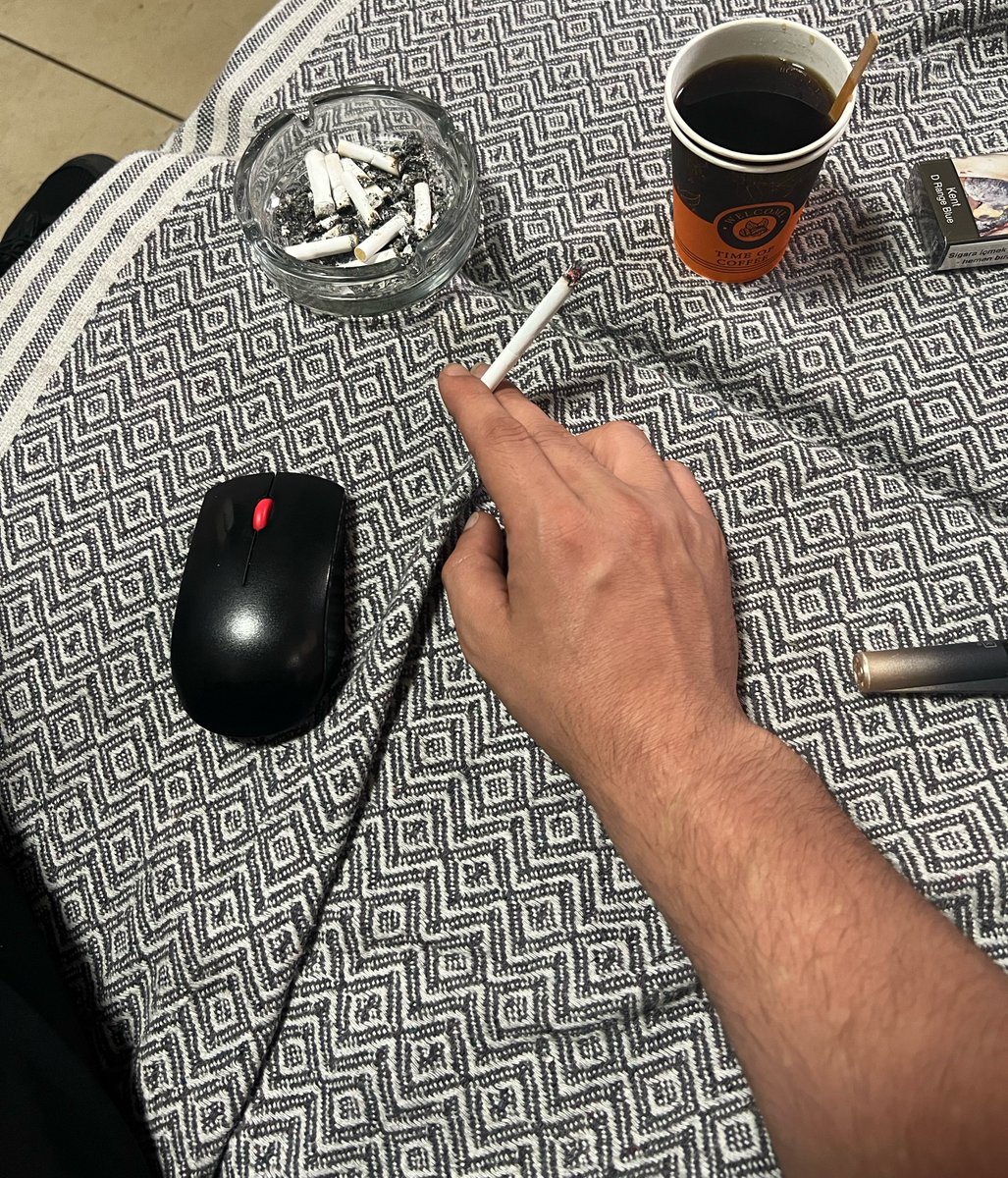 erzensa's tweet photo. Derdim çoktur hangisine yanayım https://t.co/wCorcr7z3x