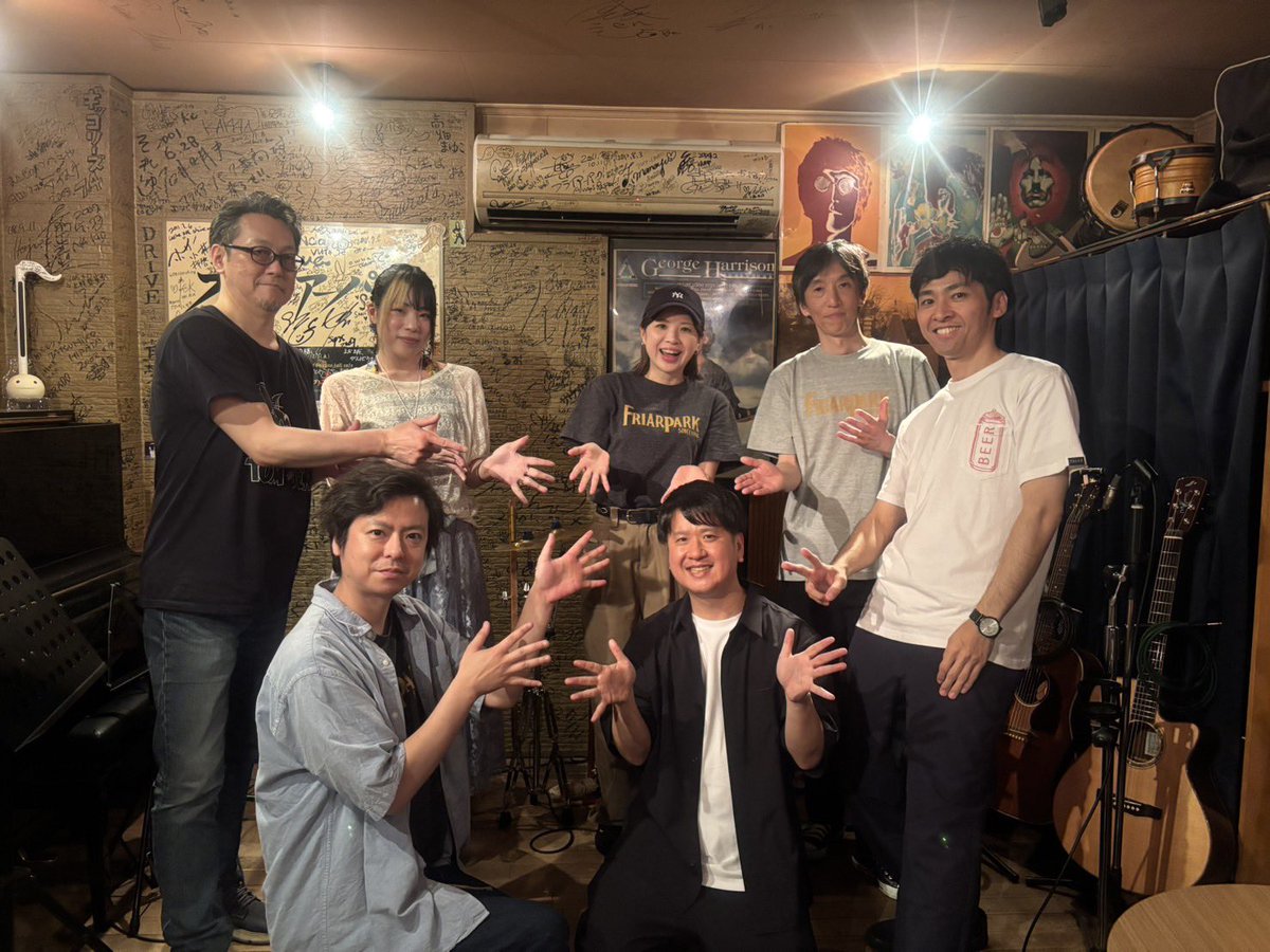ayu_elmer's tweet photo. 6/4 フライアーパーク28th
めちゃくちゃ楽しかった！！
yuuさんに急遽入って頂き、カホンいりの初讚美歌✨
ハチャメチャに良かったです…！！ワンマンも楽しみすぎる
そして大好きなフライアーパーク。28歳おめでとうございます🎉🎉
ずっと大切にしたい場所。これからも末永くよろしくお願いします🫶 https://t.co/JTDAhPzlm4