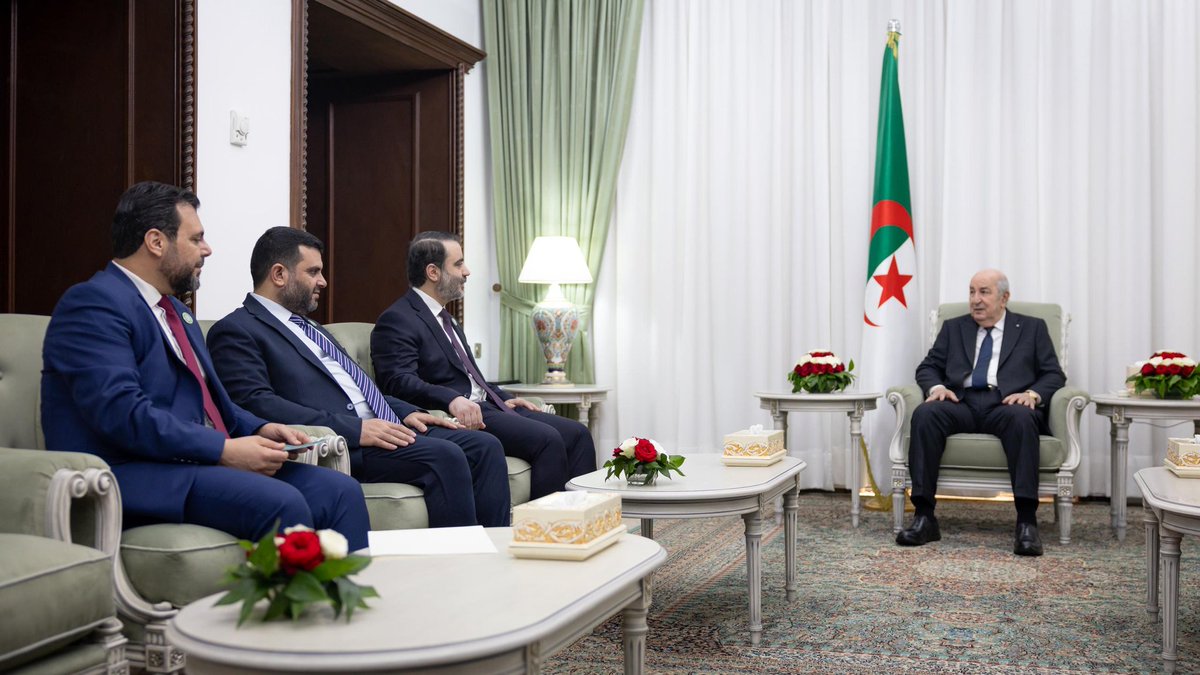 syrianmofaex's tweet photo. وزير الخارجية والمغتربين السيد أسعد حسن الشيباني يلتقي فخامة رئيس الجمهورية الجزائرية الديمقراطية الشعبية السيد عبد المجيد تبون، بحضور رئيس جهاز الاستخبارات العامة السيد حسين السلامة، https://t.co/CM8lSXEFLS