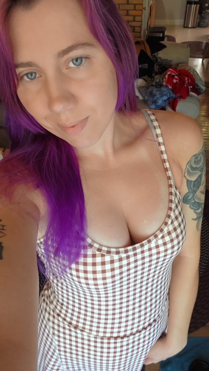 XCode_MoonieX's tweet photo. Tan lines ♥️ https://t.co/XH8Hl10FO6