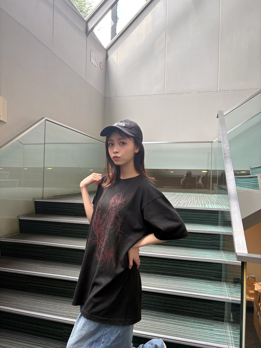 aylin_0402's tweet photo. #朗読劇沙耶の唄

無事に初日公演を終えることができました！
ご来場くださった皆さま、本当にありがとうございました ·͜·🥩

『沙耶の唄』ならではの美しくも不穏な世界を、朗読劇という形で精一杯お届けできるよう、一公演一公演大切に演じていきます！

まだまだ公演は続きますので、ご観劇予定の皆さまもぜひ楽しみにしていてください🌙

劇場でお待ちしております！