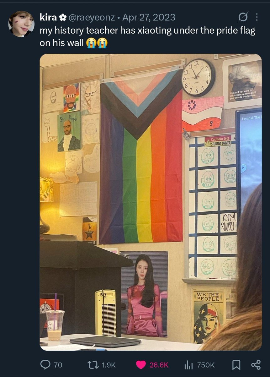 godxiaoting's tweet photo. happy pride month! 🏳️‍🌈🫶🏻 https://t.co/yqJIqeIDqw