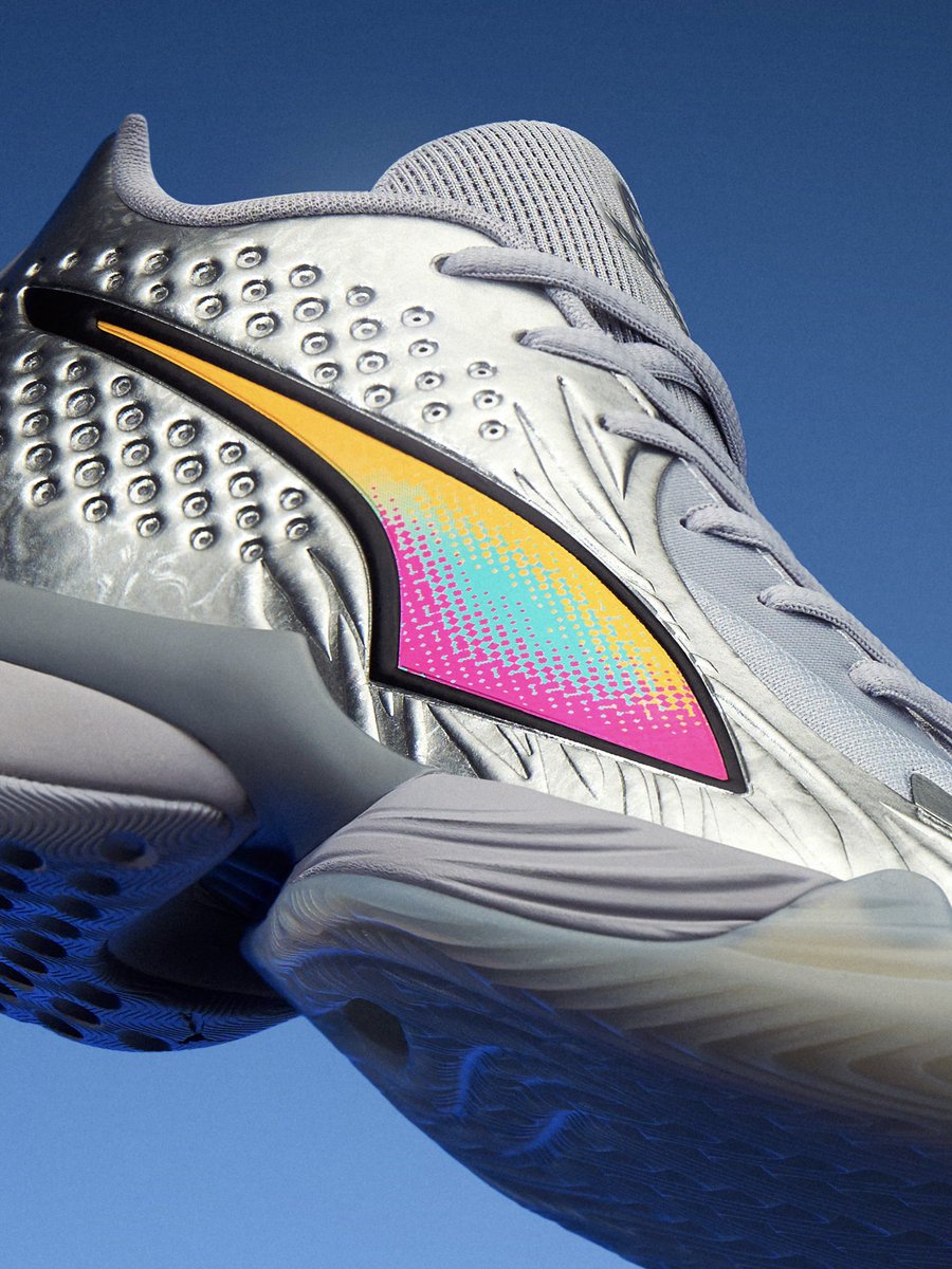 PUMAHoops's tweet photo. Always one step ahead. 

Stewie 5 Luminous built for precision performance. Available June 12. https://t.co/ad3ZXG9sVN