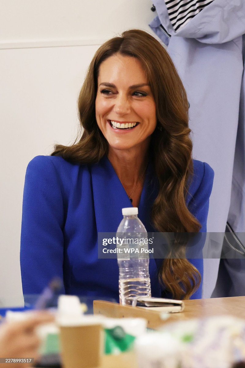 luu297's tweet photo. This beautiful angel 😇❤️
The Princess of Wales is visiting today a Cancer center, highlighting the holistic care they provide https://t.co/t63P8b1JuK