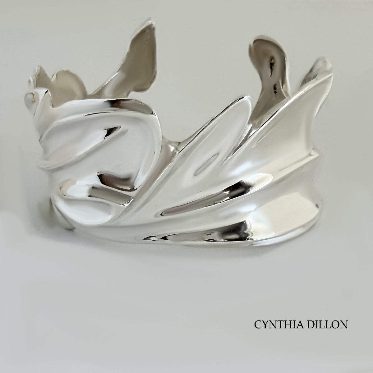 DiolunDesigns's tweet photo. A #Jewelry Journal

"Leaves" - inspired by the "Rococo" style. Having lived and travelled through... Eiurope, I was influenced a bit...The Leaves bracelet in the photo was photographed by Lake Como, Italy #sculptedjewelryandaccessories, #jewelrydesign https://t.co/iZL910Gqgc