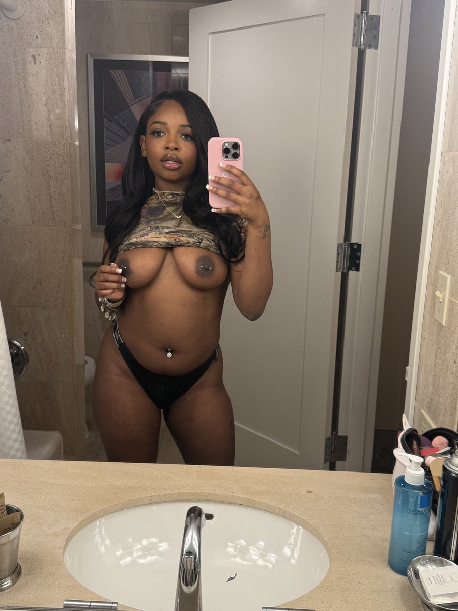 SinRobbackup's tweet photo. Come be a good boy for mommy 🙃 https://t.co/hcd0J01hFm
