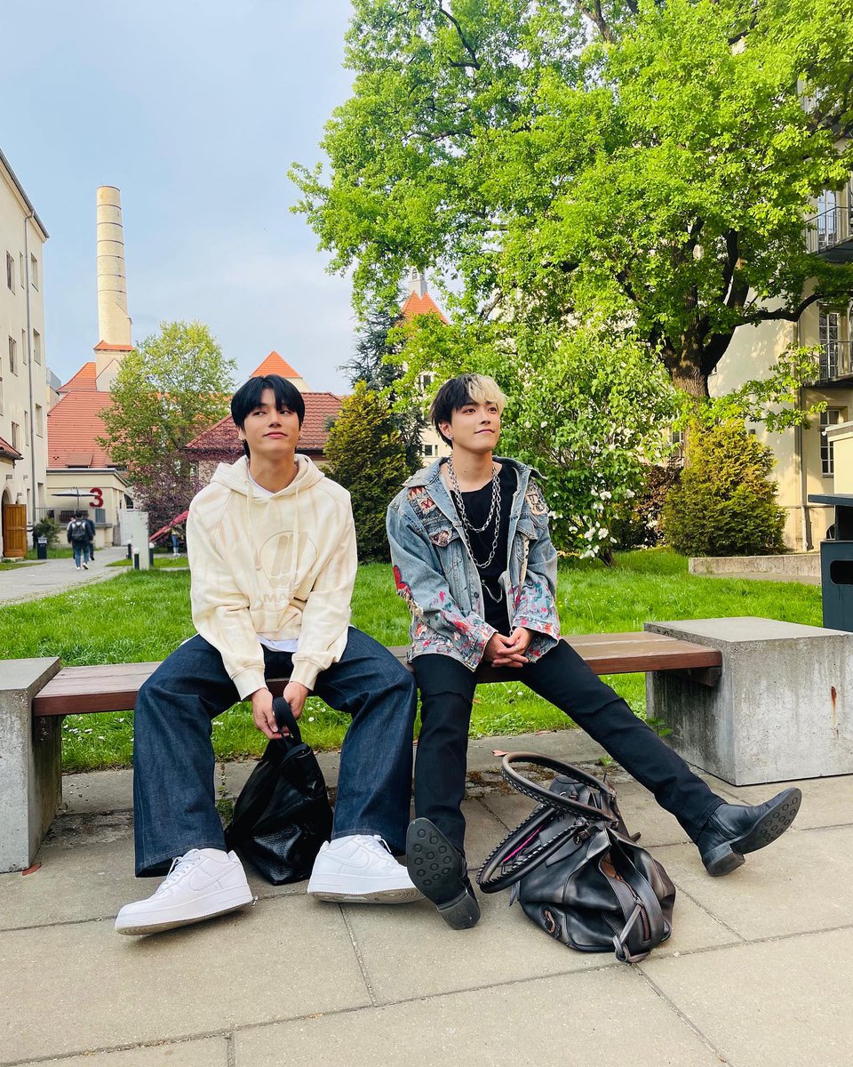 lemmonnamu's tweet photo. 220511 ATEEZ Official Instagram update with the cutest TOPAZ photo 

📷 https://t.co/HJAk7ZkP3v

#ATEEZ #에이티즈 #우영 #홍중 https://t.co/f4ZXUfiLHs