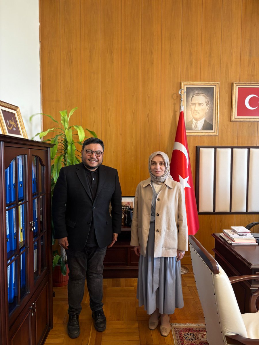 mikail_erd's tweet photo. Abdallar Federasyonu olarak AK Parti Grup Başkan Vekili Ankara Milletvekili Sayın Leyla Şahin Usta Hanımefendi'yi ziyaret ettik. Kendileri ile Anadolu Türkmenliği hakkında sohbet edip, "Milli Gelecek" olarak gördüğümüz gençlerimize yönelik faaliyetlerimiz hakkında istişarelerde bulunduk. Sayın Başkanımıza misafirperverliğinden dolayı teşekkür ederiz.meclis