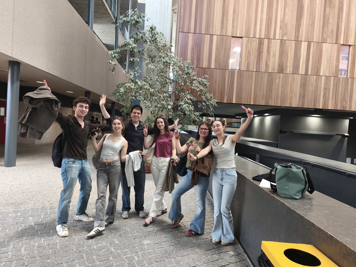 IESdeNava's tweet photo. ¡Misión cumplida! Nuestros alumnos de 2º bachillerato han terminado ya los exámenes de PAU. ¡Seguro que lo habéis hecho genial! Ahora toca descansar y prepararse para celebrarlo en la graduación. https://t.co/inqV14g4Az