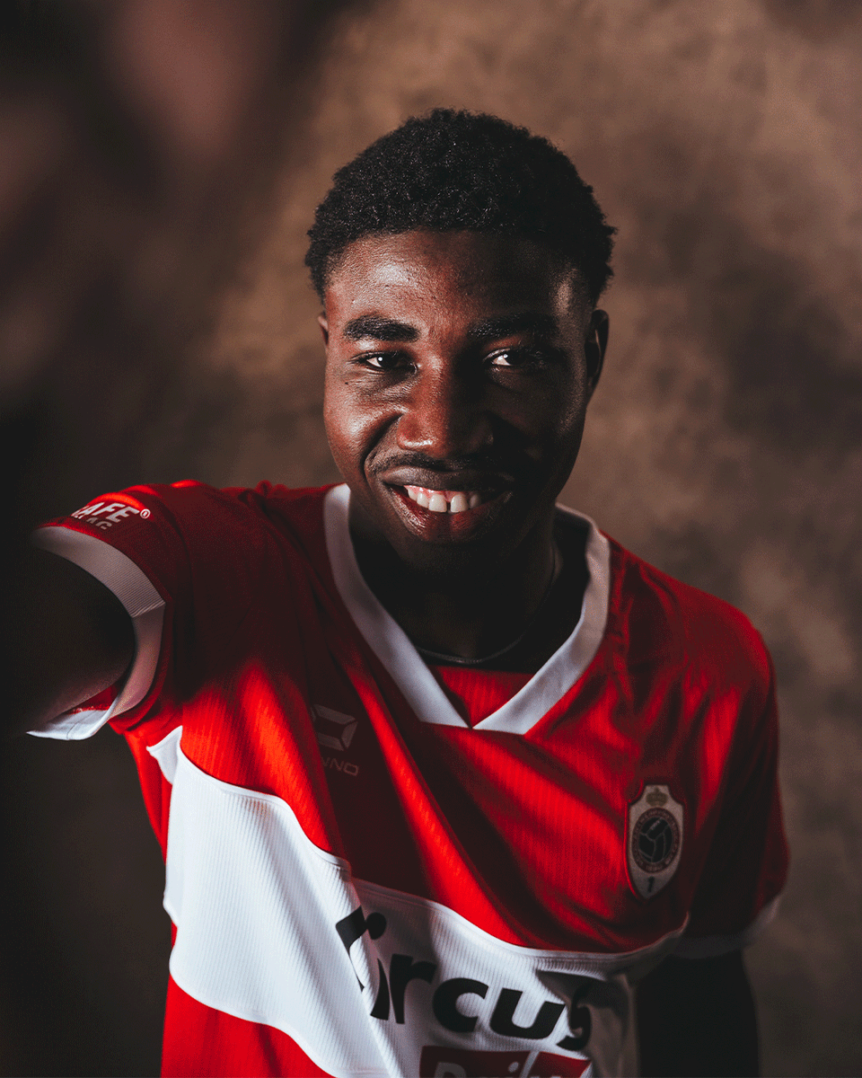 official_rafc's tweet photo. Luis Narh is a Red! ✍️🔴⚪ https://t.co/N95jNVWdU5