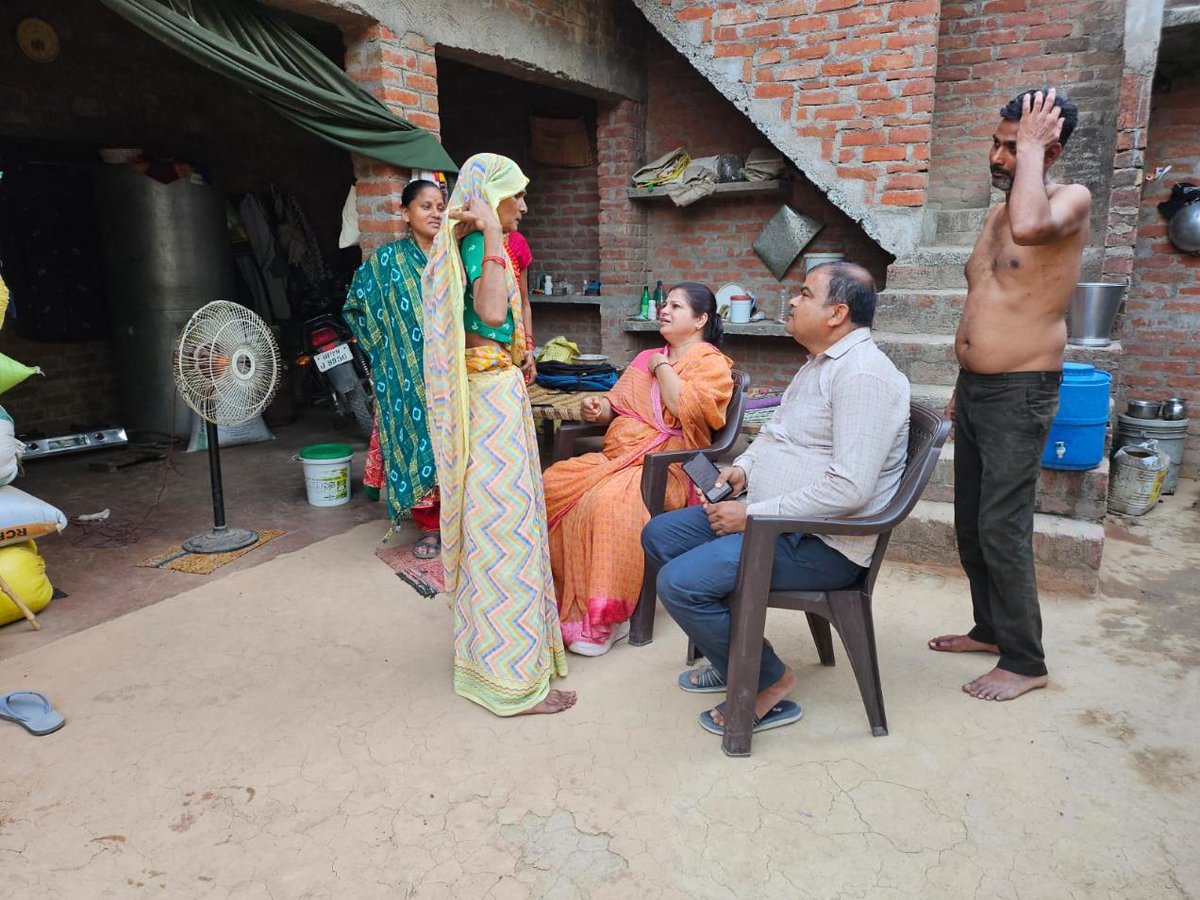 manju27bjp's tweet photo. अपनो के बीच ।
#manjusingh #manjusinghbidhuna https://t.co/58D21ORf2L