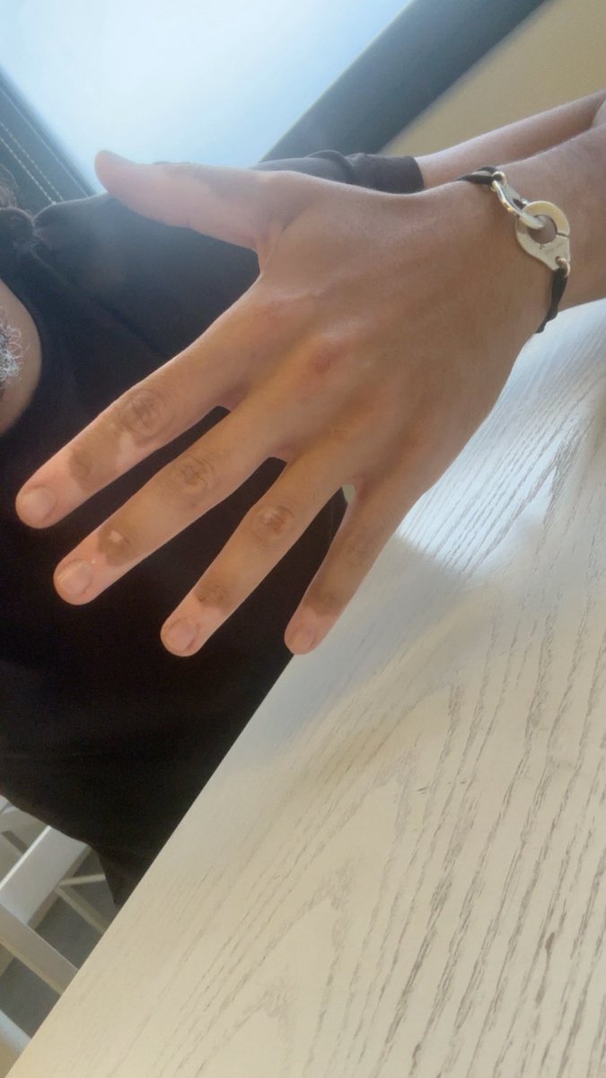 sosbands's tweet photo. En cours d’intégration à la société et vous https://t.co/fhqfju4gNA