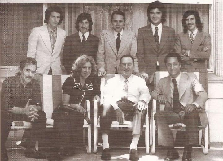 fortavat's tweet photo. José Sanfilippo con Juan Domingo Perón en Puerta de Hierro (España).
Reconozco también a Cocco, Glaría, el Ratón Ayala, Rucci y la mujer ni idea.
Año 1972. https://t.co/vM1vPzhNCS
