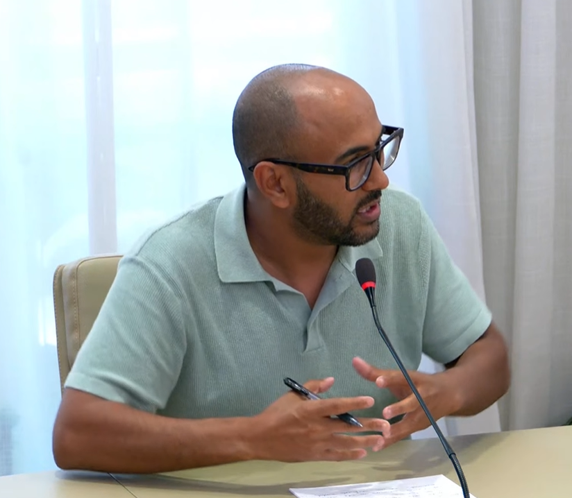 ParlamentIB's tweet photo. @ManuelaSesIlles La Comissió ha aprovat la Proposició no de llei del Grup Socialista, relativa a protecció de la infància en els entorns digitals i per impulsar una governança digital democràtica mitjançant la limitació de l'ús de xarxes socials per part de menors de setze anys https://t.co/JlPRxrjdGE