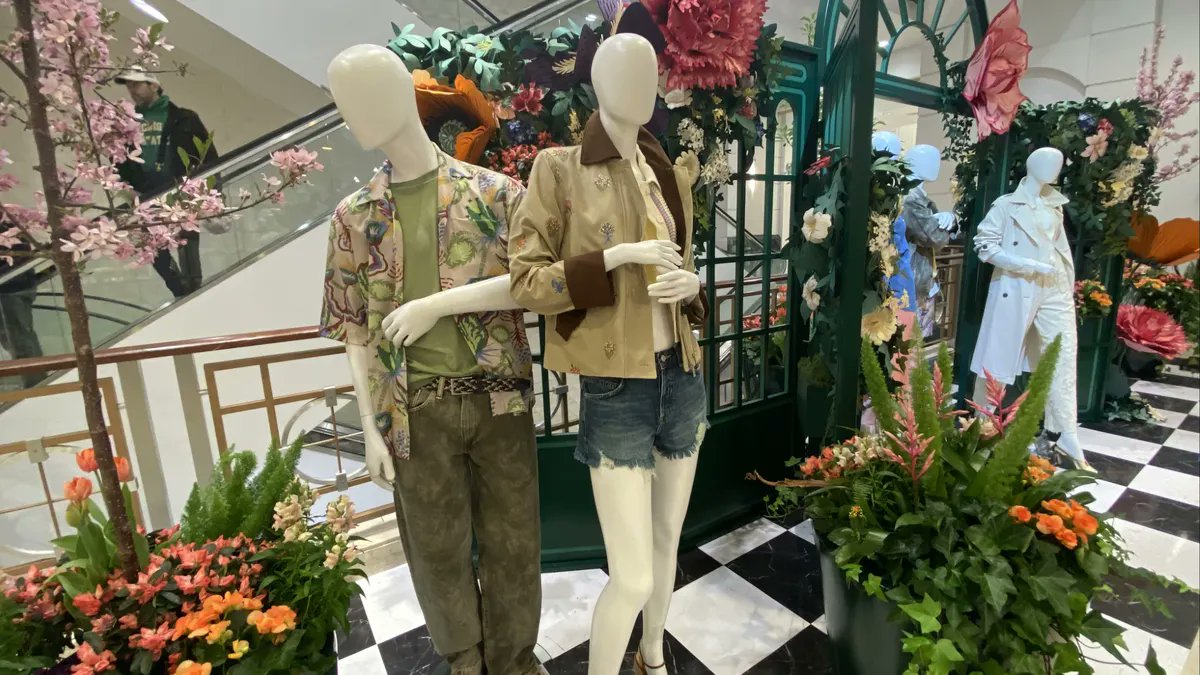 AccessCX's tweet photo. Macy’s revamped half its stores and customers followed https://t.co/n7a4mo4P2I #ai #CX https://t.co/qQMBaAcw1e
