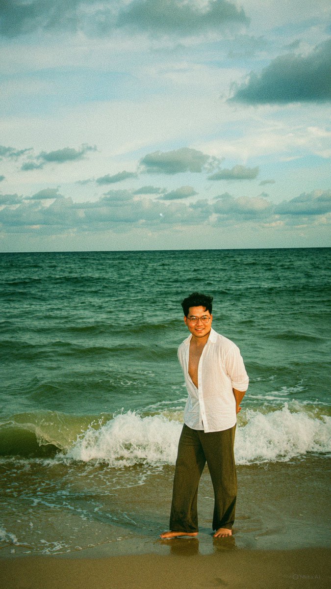 Jtrwit's tweet photo. ที่หมอบอกให้ผมไปทะเล 🌊 https://t.co/wC70tqVj24