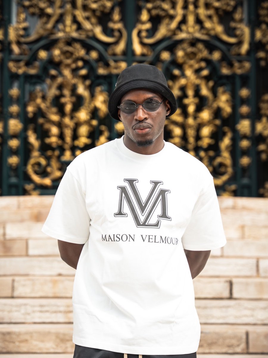 _iblevrai's tweet photo. Spring / Summer 26 — MVLM
Collection 01 • Du nord au sud
T-shirt oversize

MAISON VELMOUR

Disponible prochainement. https://t.co/Y6kiZ304Qg