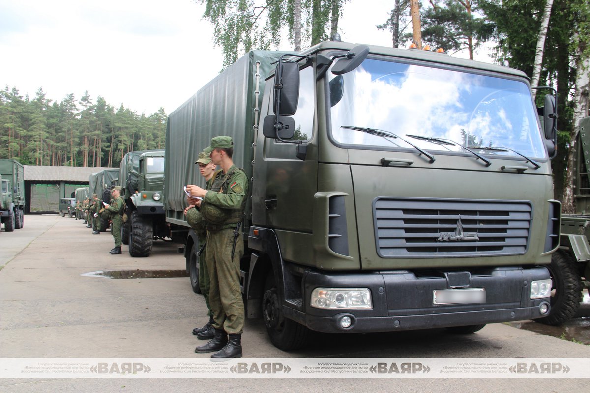 MOD_BY's tweet photo. На центральном командном пункте ВВС и войск ПВО проходят занятия по боевой готовности. С каждым годом методика их проведения совершенствуется, большое внимание уделяется именно практической составляющей.

Подробнее читайте в материале ➡️ https://t.co/s8Zz4ycfhV https://t.co/qvSslkbbkt
