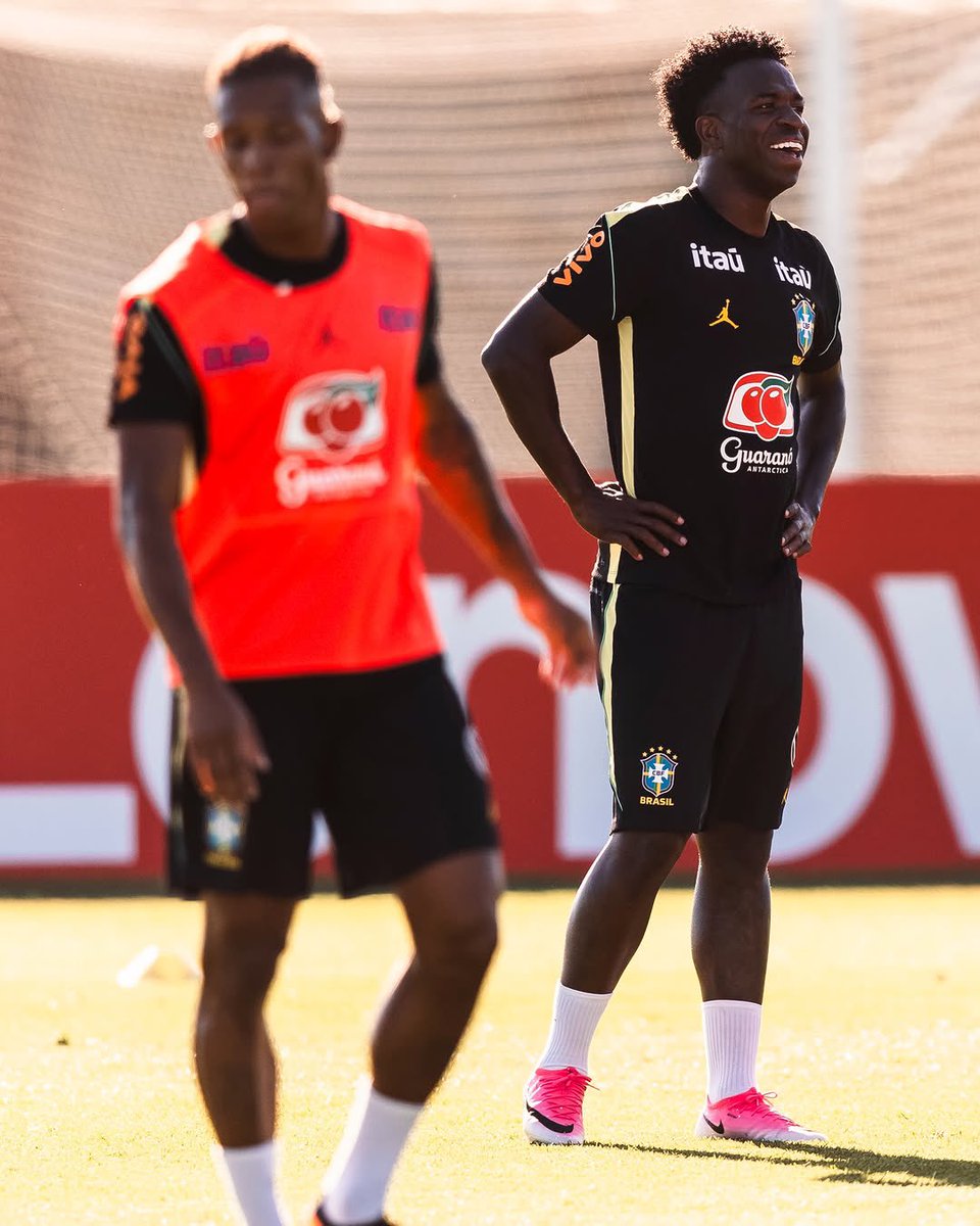 vinijrfanboy_'s tweet photo. Training 🇧🇷 https://t.co/YKSNzvF1pa