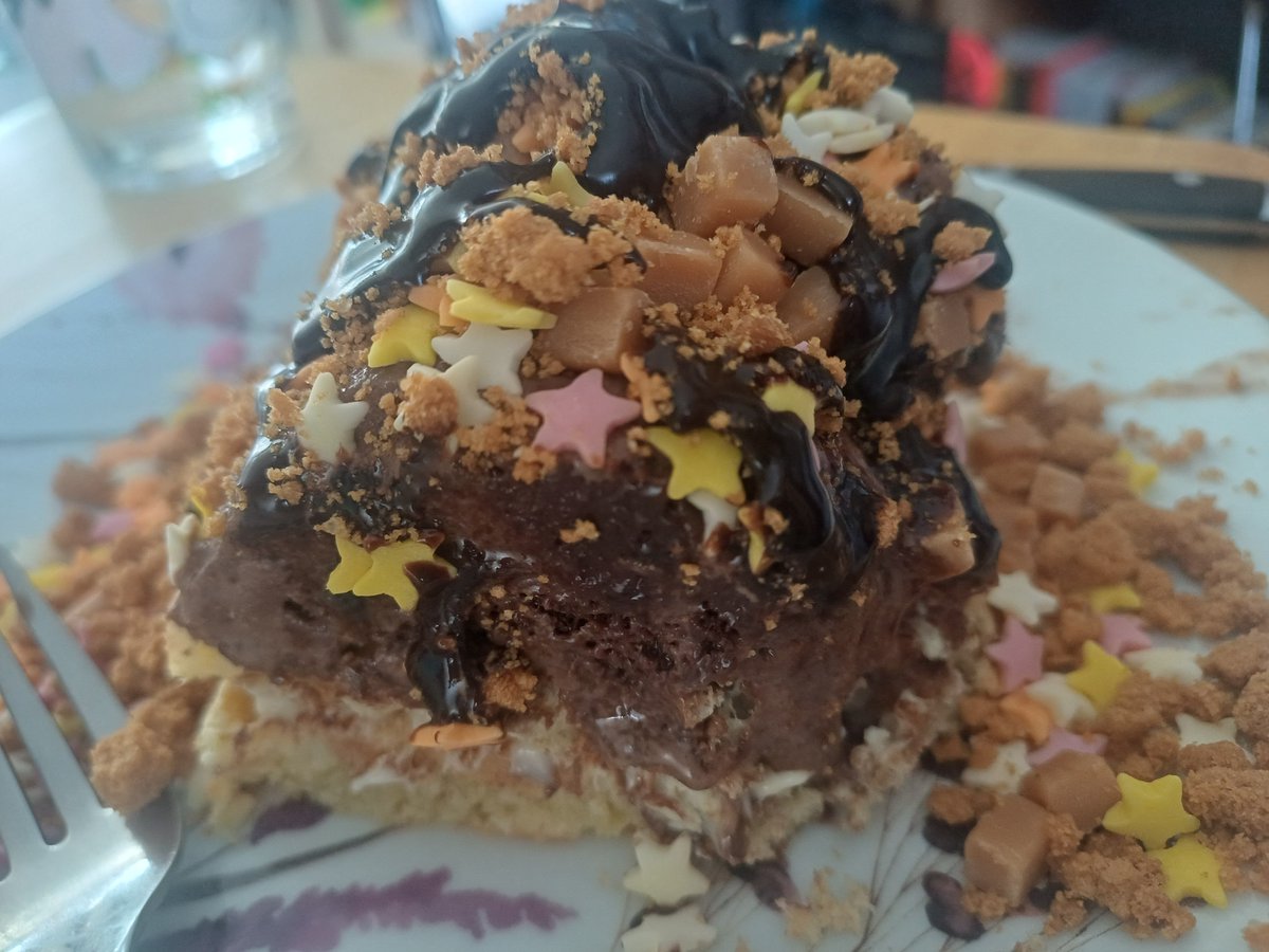 pyantharoWIEIAD's tweet photo. I manifested my choices on a loaded waffle food poll I took a few weeks back into reality so legally @bilbilbites owns this dinner
#recoverytwt #foodspo #mealspo #loadedfood https://t.co/lyMYnZHbkd