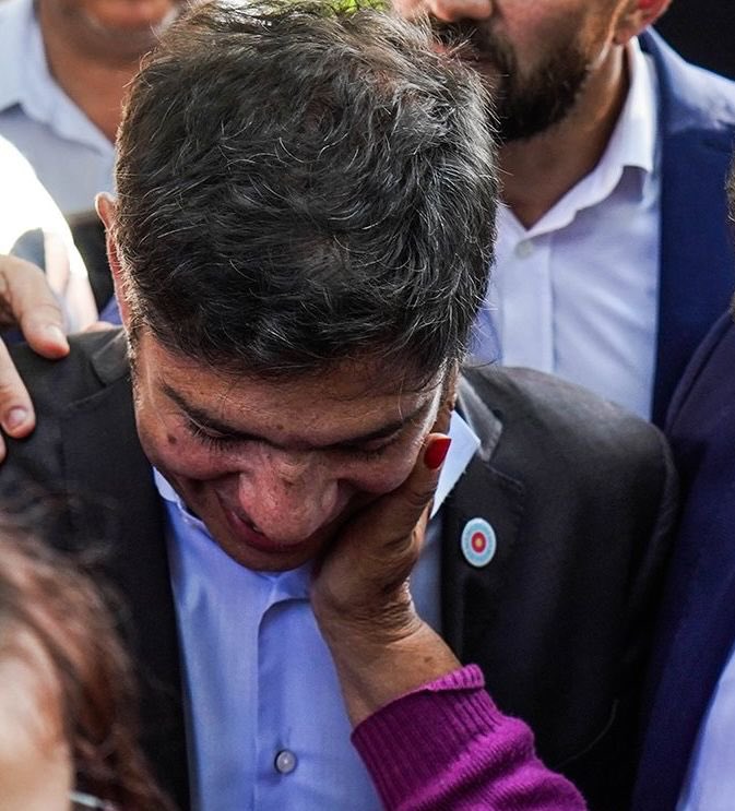 esconAxel's tweet photo. Va a salir el sol en nuestra Patria ❤️🇦🇷
#HayOtroCamino https://t.co/4hhPdO53VC