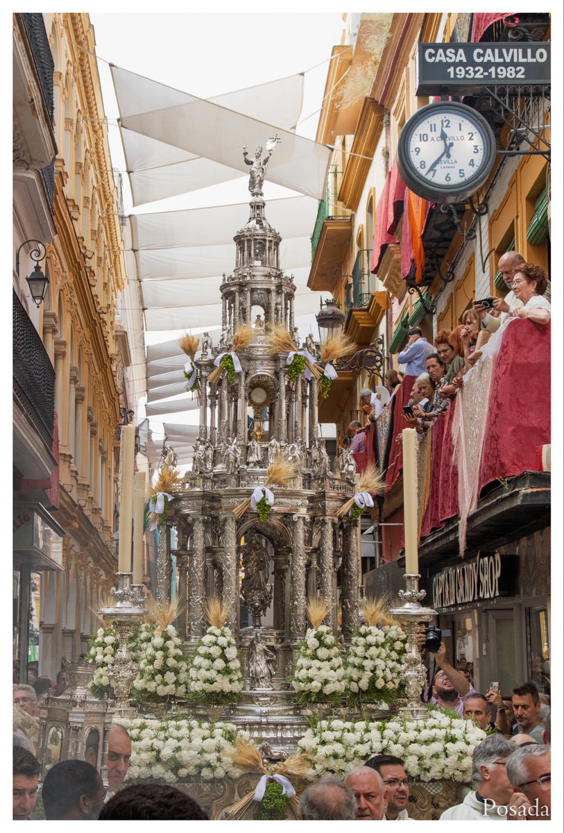 dposadaq's tweet photo. Bendito sea Jesús en el Santísimo Sacramento del Altar.

#CorpusCristi https://t.co/LGAp0Py1l6