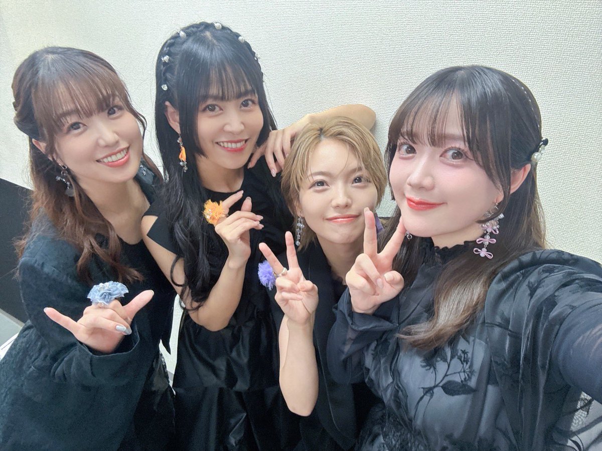 aibaaiai's tweet photo. 5周年を迎えた
「#劇場版スタァライト」舞台挨拶
ご来場•ご視聴ありがとうございました🧡
5年経った今、映画館でお話できるなんて誰が想像してたでしょう？
無理物語なんとかならないかな？🥹
みんなと観たい景色がまだまだたくさんあるんです！
末永く #スタァライト を
よろしくお願いします🦒🍅⭐️ https://t.co/1W5PMGXGUf