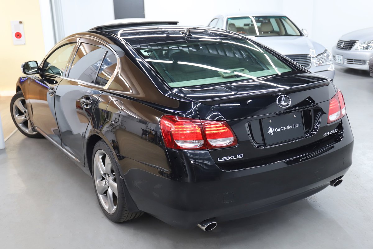 CarCreativeJP's tweet photo. 【新規入庫情報】          
H24年 レクサス URS190 GS460 バージョンI  

71,616km  

☆ユーザー買取車☆
1オーナー車を買取させていただきました。
サンルーフ付き後期最終モデルの千葉県内1オーナー車、元レクサス東京展示車両。

外内装なかなか綺麗です。  
後期最終なのでBluetoothオーディオもちろん使えます。

ここで注意事項です。
・登録遅れの車両です（H22年製造、H24年登録。H26年頃までレクサス東京が保管）
・トヨタグレード検索に引っかからない個体です。メーカー問い合わせ済みですが、グレード情報やメーカーオプション等の情報等なしと返答でした。
もしかして存在してちゃいけないやつでは...となると試作車か何かかなぁと思われます。

グレード検索に引っかからないのでグレード不明ですが、バージョンL専用装備がついておりますのでバージョンLにて掲載しております。

前オーナー様がレクサスCPOよりご購入後、カバーをかけ保管。置き場所がよかったようで下回りもかなり綺麗、外装は洗車傷等ありますが日焼け少なくかなり綺麗です。
レクサスCPOの書類からすべて記録簿等も残っております。かなり内容が良い個体です。

心の底から全く売りたくありません。
よろしくお願いします。