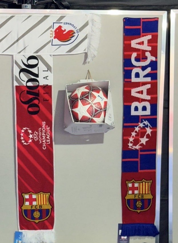 Eklein99's tweet photo. @JamesKeep Hey any chance you or anyone you might know got a scarf from this game that they’d be open to selling? I tried to get one in the stadium and they were sold out. I’d pay $100 for one. https://t.co/W79trSsZFK
