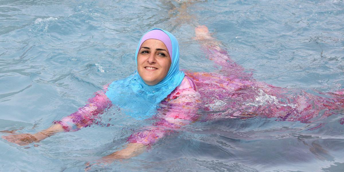 tagesanzeiger's tweet photo. Genf verbietet Badeanzüge für muslimische Frauen – wegen der Wasserqualität. Das Gesetz verbannt auch UV-Schutz-Langarmshirts für Kinder. Ein Fachmann sieht das Problem woanders. https://t.co/YUpZgoj1JM https://t.co/5pmEep4s2a