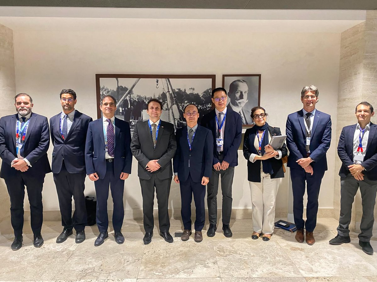 SubsecTrabajo's tweet photo. El Subsecretario del Trabajo, Gustavo Rosende, sostuvo una reunión con Sangheon Lee, Economista Jefe de la OIT, en la que abordaron los desafíos que enfrentan las economías para impulsar el crecimiento, aumentar la productividad y promover la creación de empleos.#ICL2026 #CIT2026 https://t.co/c7AaLvcJsQ