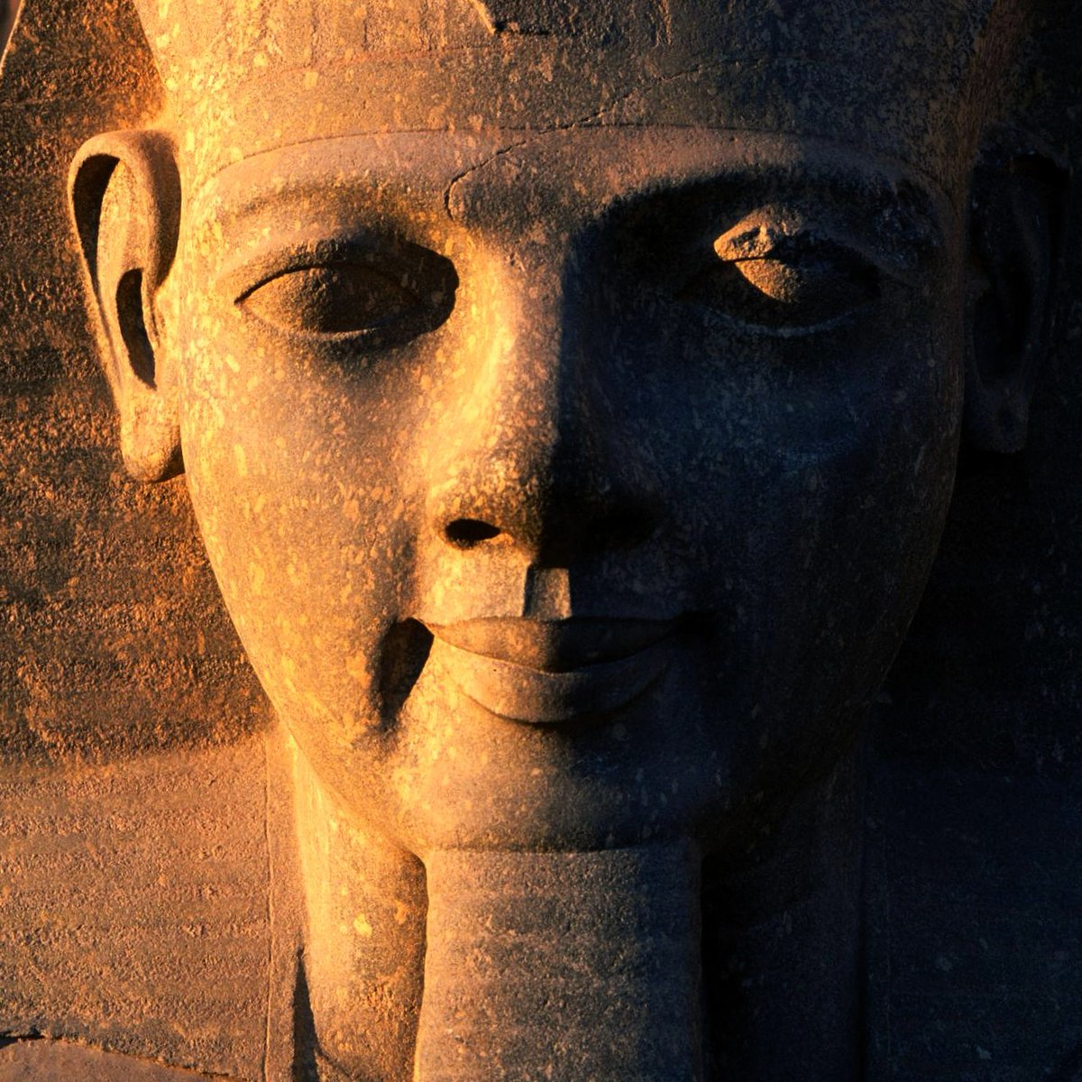 Hall_of_Records's tweet photo. Luxor Temple — Egypt.

One of the colossal granite statues of Ramesses II is said to be so symmetrical that if you mirror one half of the face...

it almost perfectly recreates the other.

Over 3,000 years old, and carved from hard granite.

Yet displaying a level of precision that still impresses modern observers.

So perfectly symmetrical to appear inhuman...
almost alien.

The ancient Egyptians associated symmetry with Ma’at — order, harmony, balance, and cosmic perfection.

What are we looking at here?

#AncientEgypt #AncientMysteries