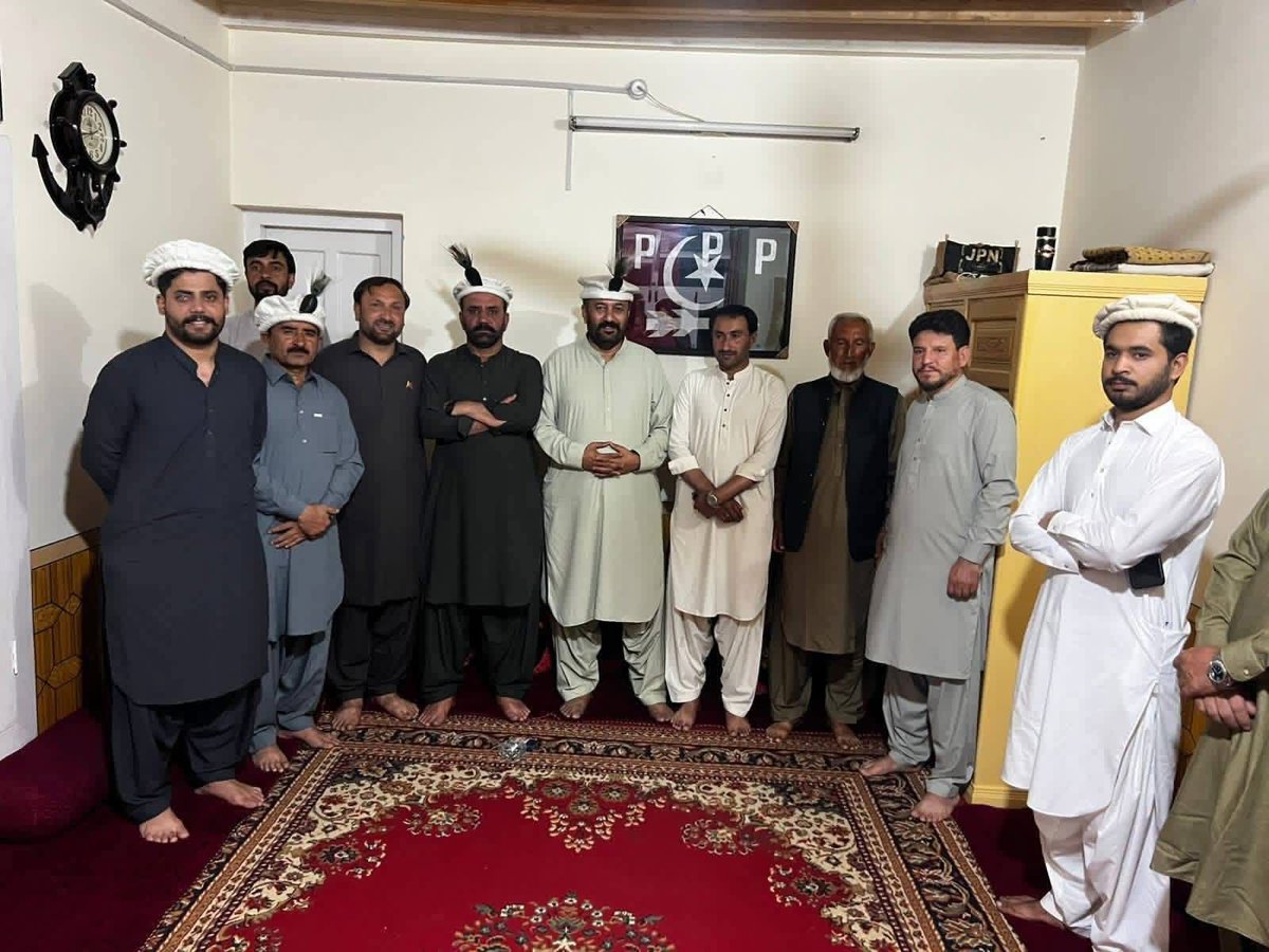 Shakir_Fared's tweet photo. @MirSohrab پیپلز یوتھ آرگنائزیشن گلگت بلتستان کے صوبائی صدر ڈاکٹر شاہد گلگتی کی جانب سے کوآرڈینیٹر چیئرمین پی پی پی میر سہراب خان مری، چیئرمین میونسپل کمیٹی پنوعاقل میاں عبدالقوی انڈھڑ، صدر سپاف ضلع سکر-
Mir Sohrab Khan Mari Mian Abdul Qavi Indher Shahid Gilgiti #PPP #PYO #Gilgit https://t.co/nWNQ9QxL6K