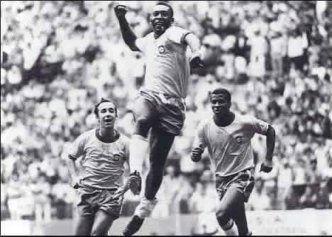 MoIs75340345's tweet photo. بيليه الملك و الاسطورة ....الجوهرة و الفنان .
👈بيليه الاس��ورة الذي فاز و هو لاعب بكأس العالم ثلاث مرات اعوام 1958, 1962, 1970 مع منتخب البرازيل في انجاز تاريخي متفرد لم يسبقه له احد و من الصعب ان يحققه احد  .
👈 ولد اديسون ارانتيس دوناسيمنتو (بيليه) فى الثالث و العشرون من اكتوبر https://t.co/LDZV7klzLN